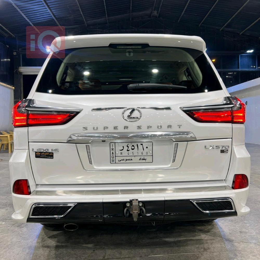 Lexus LX